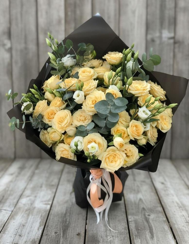 Букет цветов из: Розы и Лизиантусы в Домбаровский