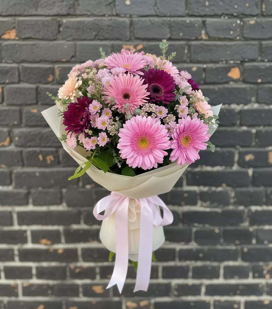 Букет цветов из: Герберы и Хризантемы в Домбаровский