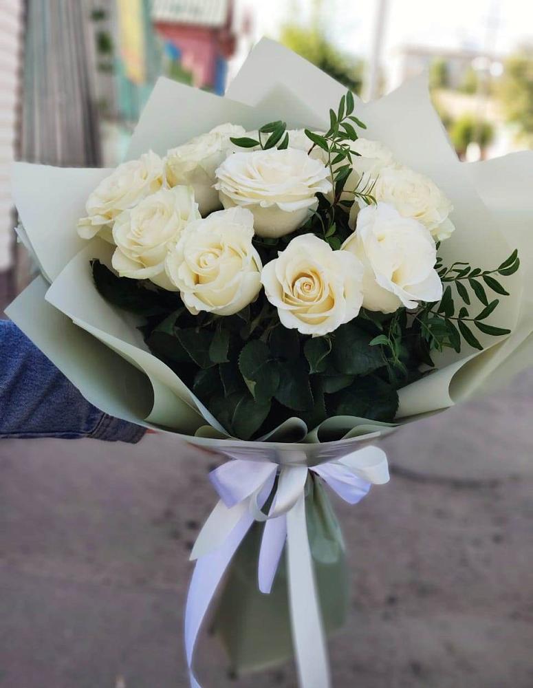 Букет Белые розы Проуд в Домбаровский