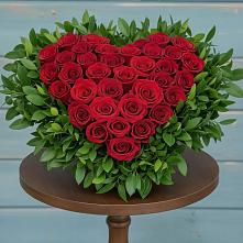 Цветочная композиция из Розы в виде сердца в Домбаровский