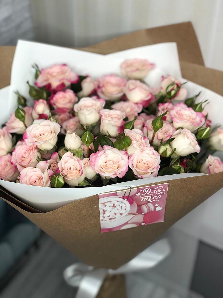 Букет цветов из: Розы в Домбаровский