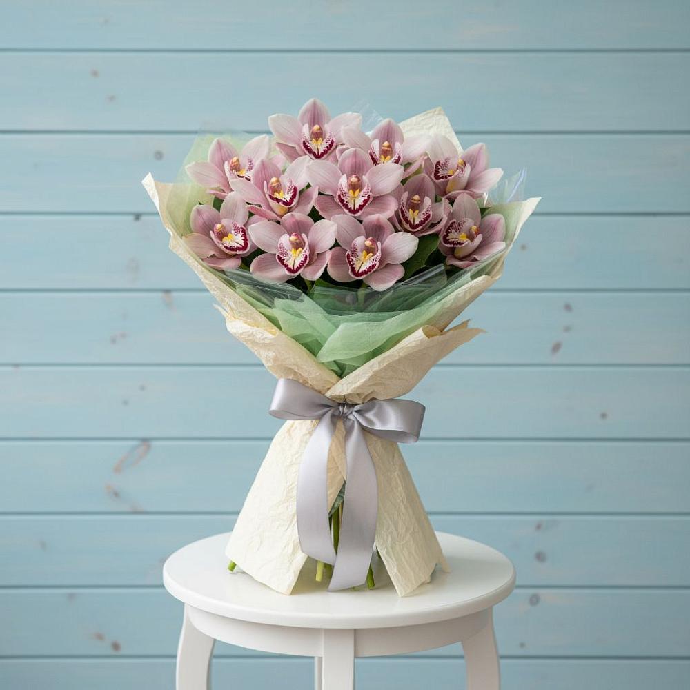 Букет цветов из: Орхидеи и Розы в Домбаровский