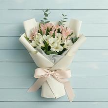 Букет цветов из:  Альстромерии в Домбаровский