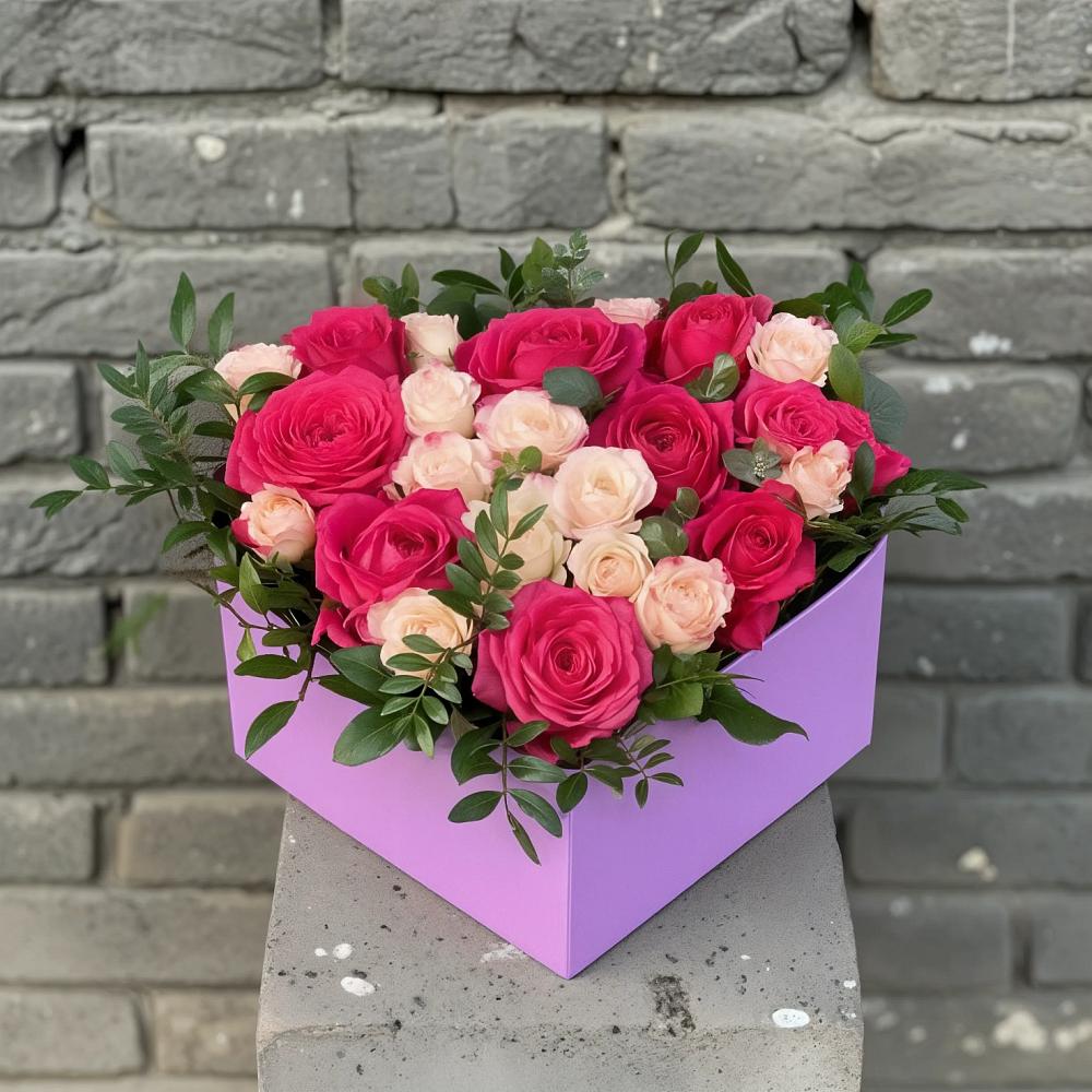Цветочная композиция из Розы в коробке в Домбаровский