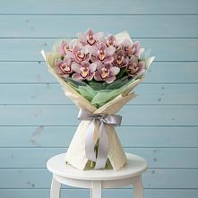 Букет цветов из:  Орхидеи и Розы в Домбаровский