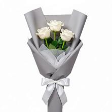 Букет 3 белые розы в Домбаровский