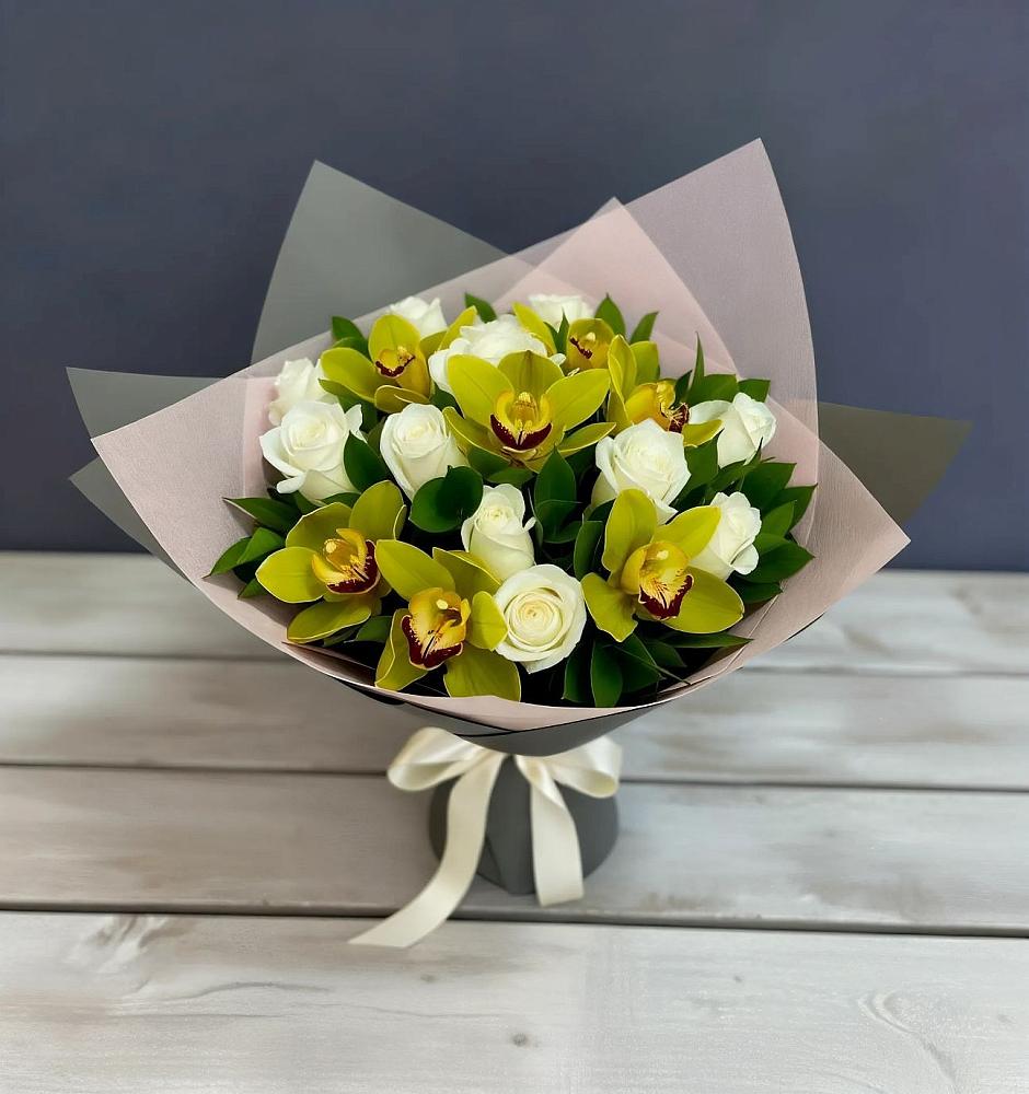 Букет цветов из: Орхидеи и Розы в Домбаровский