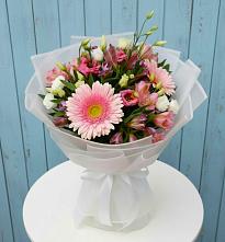 Букет цветов из:  Герберы, Альстромерии и Лизиантусы в Домбаровский