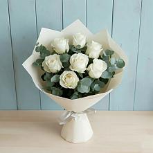 Букет Белые розы в Эвкалипте в Домбаровский