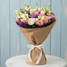 Букет цветов из:  Лизиантусы в Домбаровский