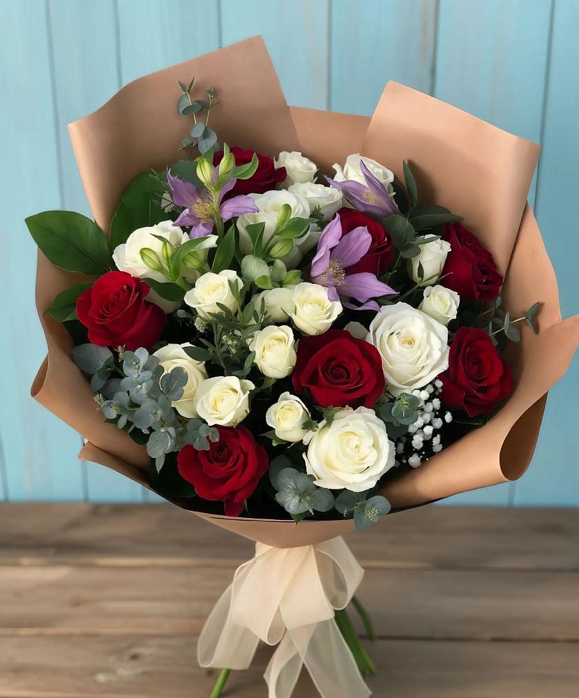 Букет цветов из: Розы и Альстромерии в Домбаровский