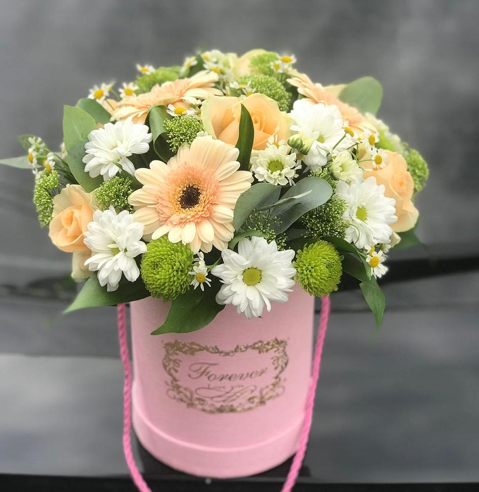 Цветочная композиция из Розы, Герберы и Хризантемы в шляпной коробке в Домбаровский