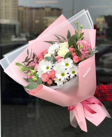 Букет цветов из: Розы, Лизиантусы и Хризантемы в Домбаровский