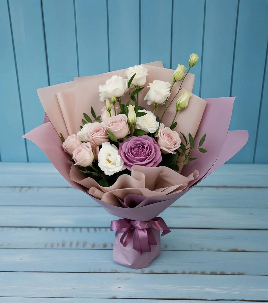 Букет цветов из: Розы и Лизиантусы в Домбаровский